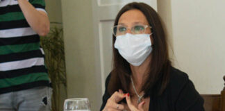 La oposición golpeó por el lado de la educación