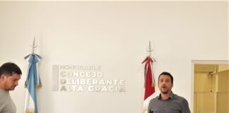 Una visita inesperada en el Concejo y un final con polémica