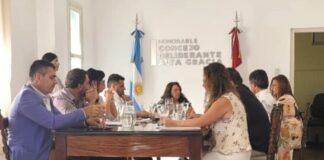 Arroyos: Con discusiones se aprobó la comisión evaluadora