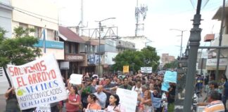 Una multitud marchó por los arroyos de Alta Gracia