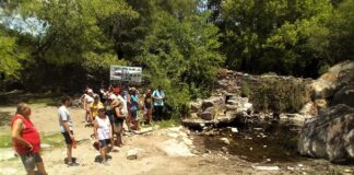 Se manifestaron en el Primer Paredón, por la falta de agua en el arroyo