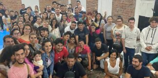 El saieguismo reunió a un centenar de jóvenes en su local