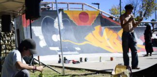 Con una nutrida muraleada, el Skate Park se llenó de nuevos colores