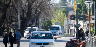 Pasó a Comisión el proyecto del Ejecutivo para actualizar la regulación de taxis y remises, e incorporar a los vehículos de aplicación
