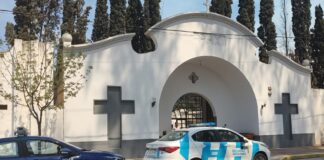 Detuvieron a dos hombres por robo de bronce en el Cementerio