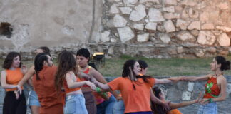 Activismo y danza: «Al cuerpo con amor» intervino el silencio en el festival Ocupar