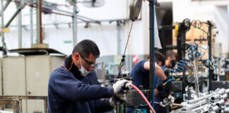 La industria pyme cayó un 3,7% en noviembre: demandan baja de impuestos y estímulo a la demanda interna