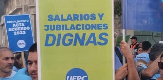 Mientras el paro docente quedó en suspenso, OTES reveló una caída del 27% del salario del sector