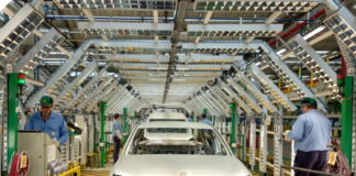 Renault anunció la caída de 270 contratos y lanzó un programa de retiros voluntarios y jubilaciones anticipadas