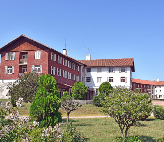 Turismo social en peligro: expresan preocupación por el destino de los hoteles de Embalse