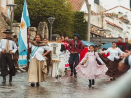 Abrieron las inscripciones para las instituciones que deseen participar en el Desfile Patrio del 25 de mayo