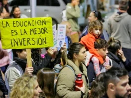 Los gremios universitarios rechazaron el 3% de aumento que ofreció el Gobierno y anunciaron un paro de 24 horas