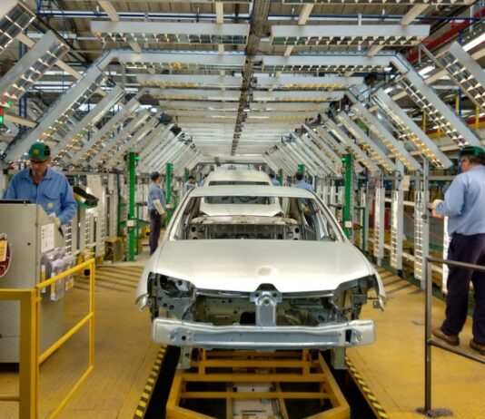 El uso de la capacidad instalada de la industria sufrió un declive del 0,5% interanual: la automotriz cayó 11,3%