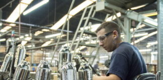 El Indec reveló una caída de la producción manufacturera del 14,8% interanual en mayo