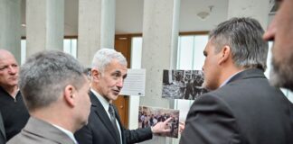 Con una exposición fotográfica, la Legislatura conmemora los 30 años del atentado a la AMIA