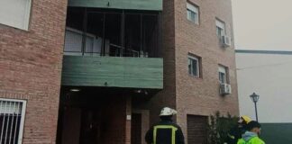 Bomberos extinguieron incendio en un departamento céntrico: una mujer debió ser trasladada al Hospital