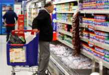 El 89,2% de las familias debió financiar alimentos en noviembre y el 58,2% no cubrió la canasta básica