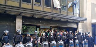 El gobierno invadió con policías la Universidad Nacional de las Madres de Plaza de Mayo