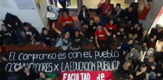 Tomaron la Facultad de Ciencias de la Comunicación, en rechazo del desfinanciamiento universitario