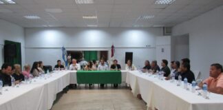 La Provincia entregó a la Comunidad Regional Santa María 10 máquinas de fumigación para bloqueo de dengue