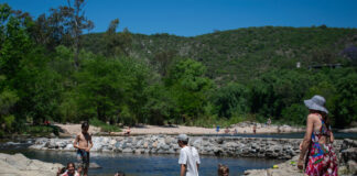 Turismo: la temporada llega condicionada por moderado consumo y reservas