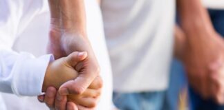 Lanzan convocatoria a familias cordobesas interesadas en adoptar a una niña de ocho años