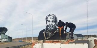 Vialidad Nacional derribó un monumento a Osvaldo Bayer y recibió fuertes cuestionamientos