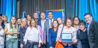 La Provincia entregó 500 netbooks a 20 escuelas del Departamento Santa María