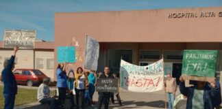 Enfermeros del Hospital se manifestaron para denunciar condiciones laborales precarias