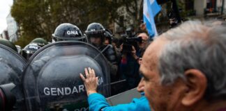 Represión a jubilados: detuvieron a dos reporteros gráficos y 82 personas resultaron heridas