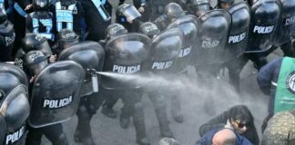 Vaciamiento del INTI: el gobierno respondió con represión a la manifestación pacífica de los trabajadores