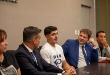 El ciclista altagraciense Mateo Espejo, campeón mundial de BMX, fue reconocido por la Unicameral