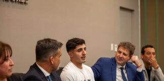 El ciclista altagraciense Mateo Espejo, campeón mundial de BMX, fue reconocido por la Unicameral