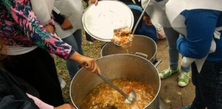 Se pone en marcha una olla popular itinerante en Alta Gracia, para dar respuesta al impacto de la crisis