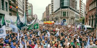 En la calle y en Diputados, fueron ratificadas las leyes de Emergencia Pediátrica y Financiamiento Universitario