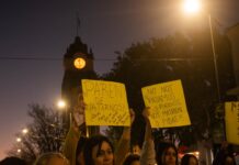 «Paren de matarnos»: Alta Gracia se movilizó para exigir justicia por las víctimas del triple femicidio