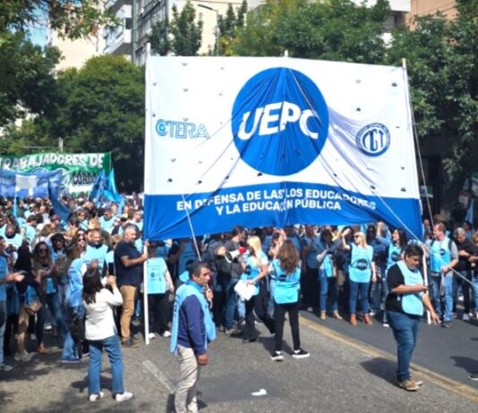 Paritaria docente: el Gobierno presentó la cuarta oferta a UEPC, que contempla un aumento anual del 40%