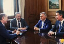 Llaryora se reunió con Santilli y Adorni en Casa Rosada, para hablar del Presupuesto y las reformas que se vienen