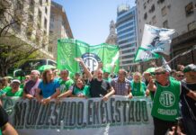 Estatales realizan un paro de 24 horas en contra de la reforma laboral y por la reapertura de paritarias