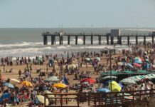 La temporada turística muestra señales de gasto ajustado, estadías acotadas y menos reservas