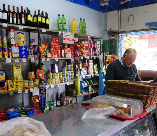 El 89% de las familias financia la compra de alimentos con tarjetas de crédito, dinero prestado o pidiendo fiado