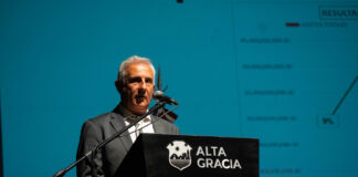 De Nápoli brindó su primer discurso como intendente: «Vengo a continuar, sostener y fortalecer lo que venimos haciendo»