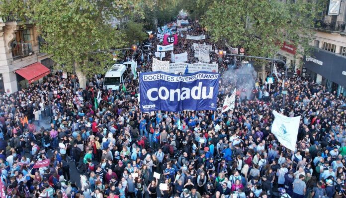 Marcha universitaria CONADU (gentileza)