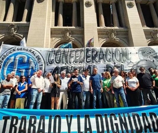 A partir de una presentación de la CGT, la Justicia suspendió más de 80 artículos de la reforma laboral