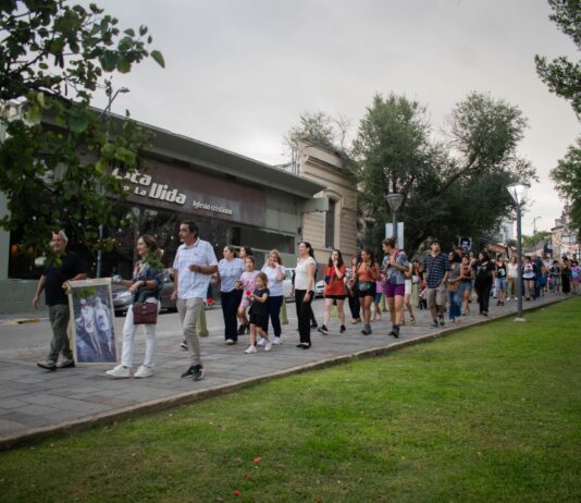 A 50 años del golpe de Estado, una multitud volvió a copar la Plaza Solares con una nueva ronda por la Memoria