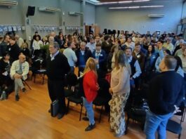 En una jornada caldeada y con fuertes críticas opositoras, UEPC aceptó la cuarta oferta del Gobierno