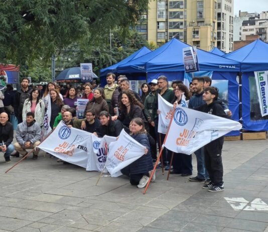 Gremios aportantes a la Caja instalaron una «Carpa» para rechazar el «ajuste jubilatorio» del Gobierno Provincial