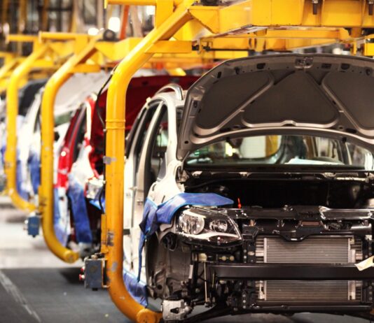 El uso de la capacidad instalada de la industria automotriz sufrió en febrero una caída interanual del 54,6% al 38,9%