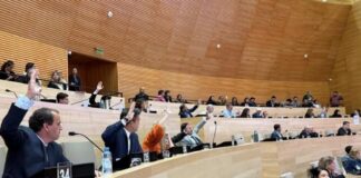 La Unicameral aprobó la prohibición de limpiavidrios y «naranjitas» no autorizados por los municipios