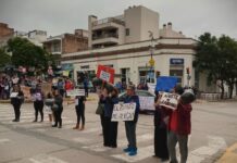 «La discapacidad se defiende»: con usuarios, familias y profesionales, el reclamo se hizo escuchar en Alta Gracia